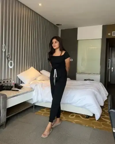 Call Girls Juhu Cash On Delivery
