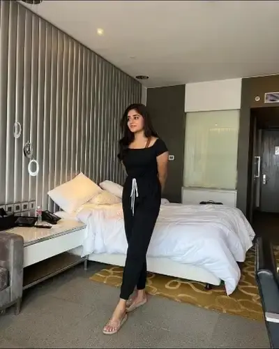Call Girls Service in Juhu